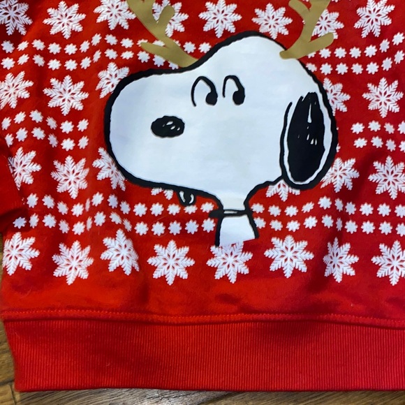 Peanuts Red Snoopy Sweatshirt - Picture 4 of 8
